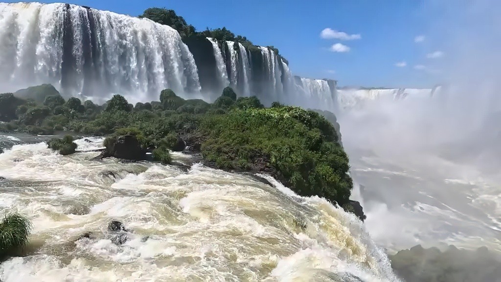 Hermosa vista de las cataratas del Iguazú.