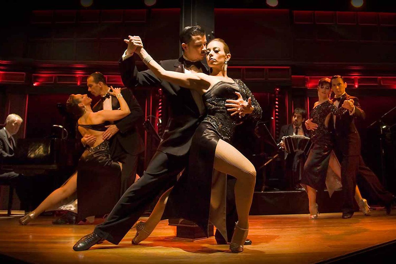 Argentine tango dance couple