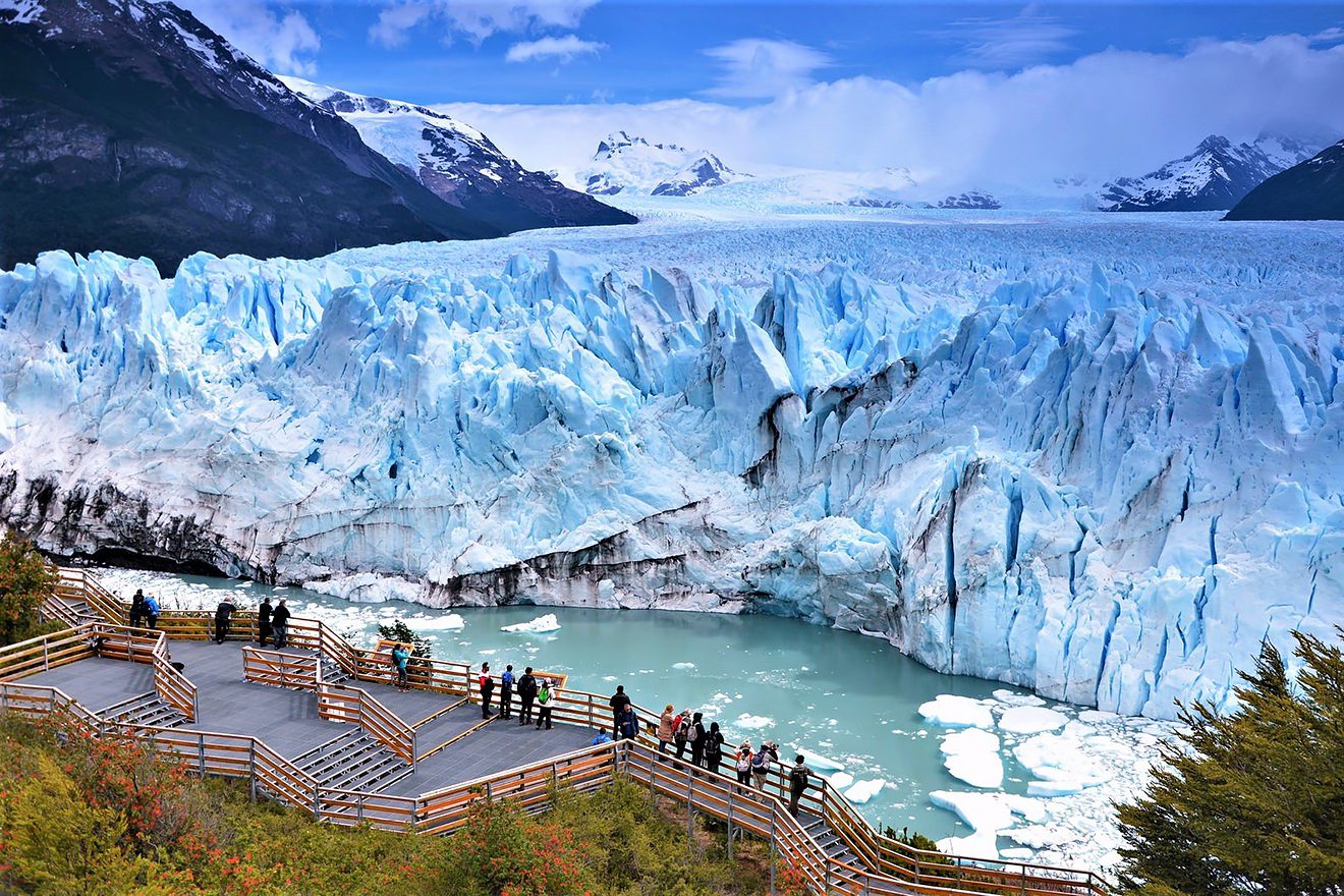 2 Explore Argentina's wonders from Buenos Aires' tango to Patagonia's glaciers and the majestic Iguazú Falls. An unforgettable 11-day adventure.