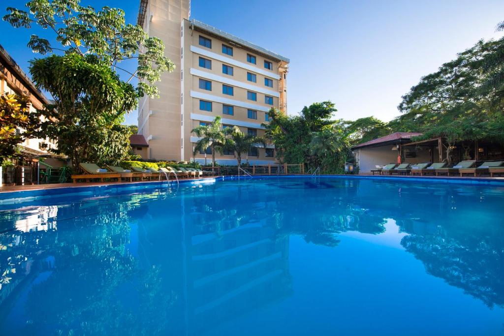 3 Book your Tour to Iguazú Falls with accommodation at  aint George Hotel